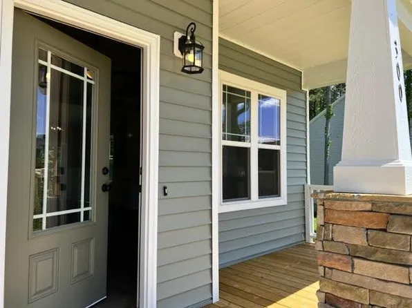 300 Lowery Ln, Benson, NC 27504