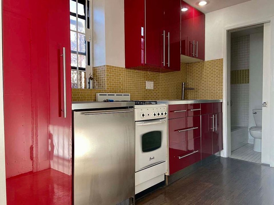 1st image of 125 Stanton St #5