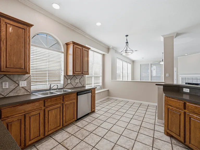 1716 Mapleleaf Falls Dr — Photo 17