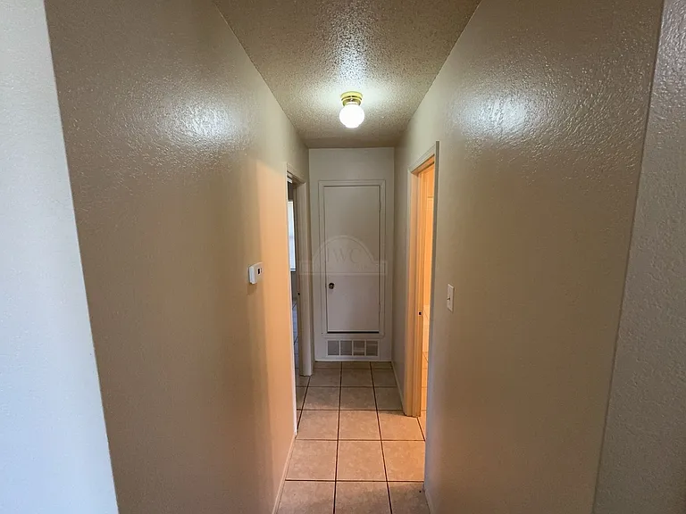 2208 Hemlock Dr — Photo 9