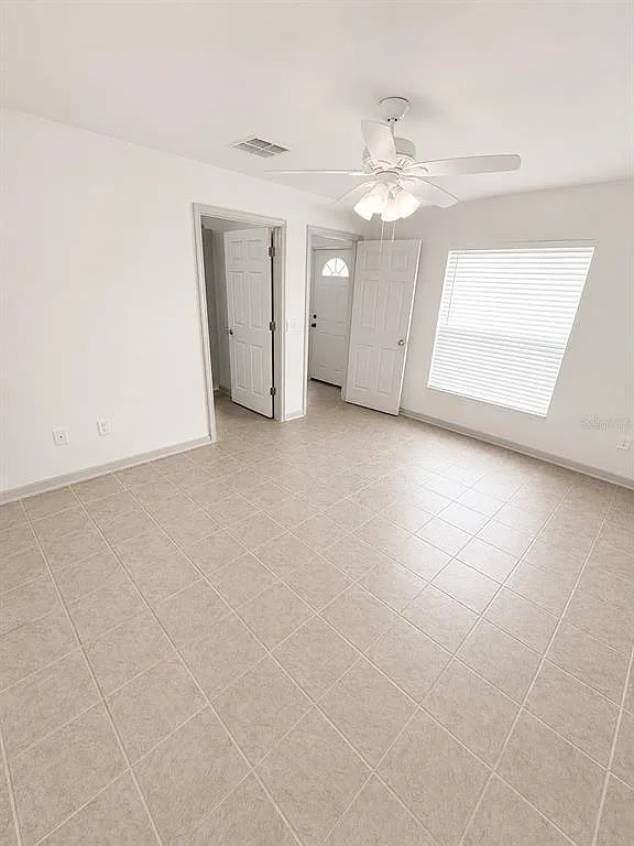 3 bed, 2.0 bath, 1854 sqft, $1,799 — Photo 4