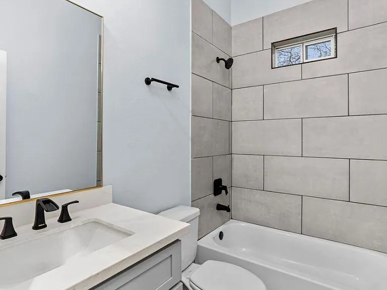 7321 Price St #B — Photo 2