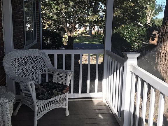 5th image of 64 Sussex Dr