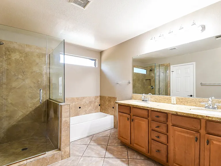 1081 E Horseshoe Dr — Photo 12