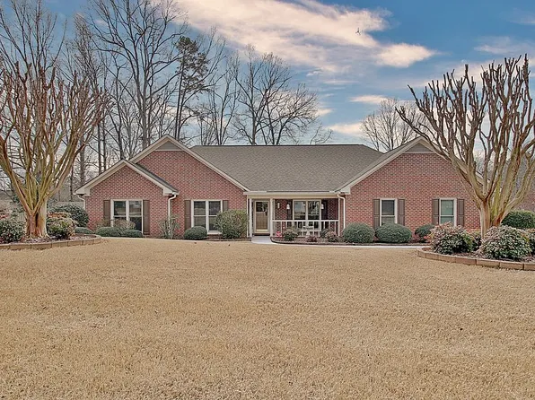 401 Tenterden Curv, Peachtree City, GA 30269