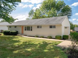 511 Hanna Rd, Ballwin, MO 63021