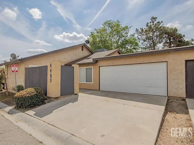 4405 Millbrook Way photo 1