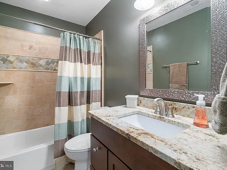 422 Avondale Dr — Photo 23