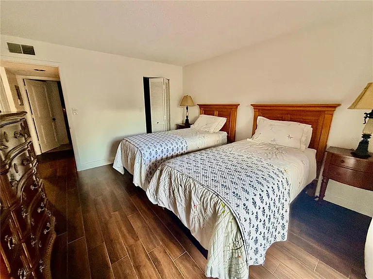 13602 S Village Dr #1106 — Photo 10