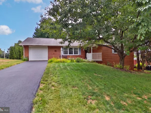 51 Miller Dr, Manheim, PA 17545