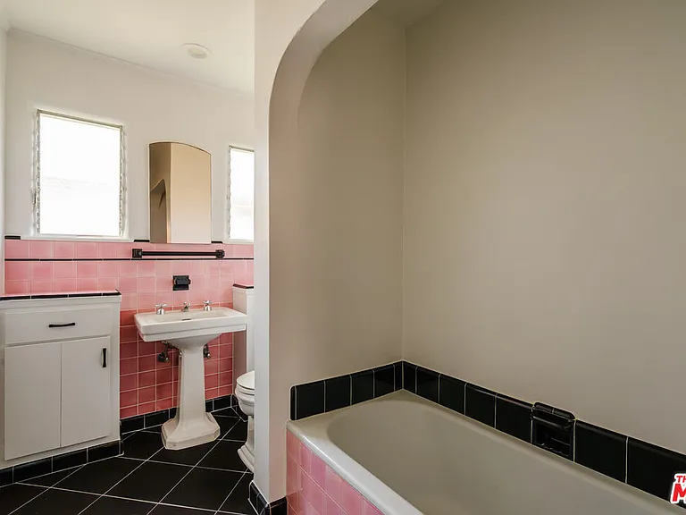 2735 Clyde Ave — Photo 21
