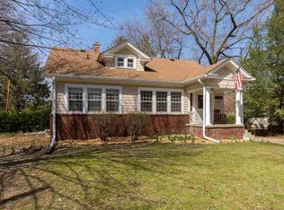 2324 Ridgeway Dr SE, Cedar Rapids, IA 52403