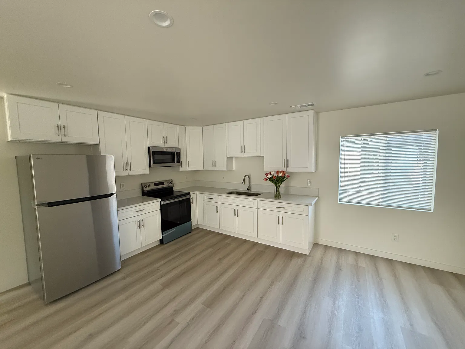 3 bed, $3,750 — Photo 3