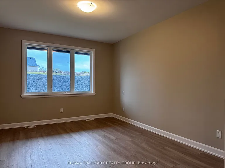 1485 Flanders Rd — Photo 12