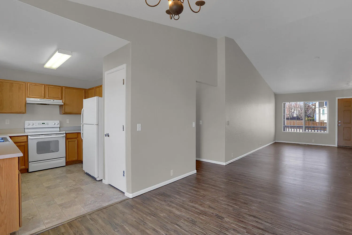 3 bed, 1152 sqft, $1,950 — Photo 3