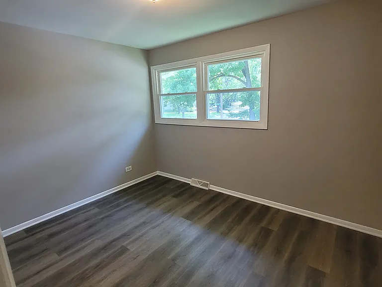 21549 Jeffery Ave — Photo 13