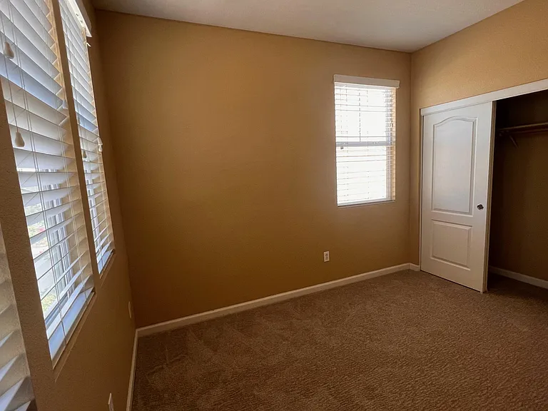 1066 Amber Ridge Ln — Photo 11