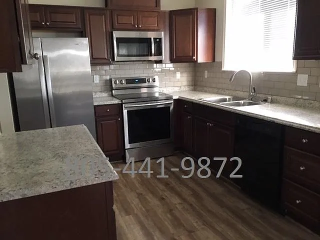 1408 Southwood Dr — Photo 2