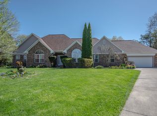 1050 N Cambridge Ct, Greenfield, IN 46140