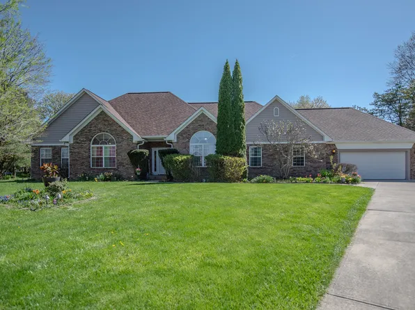 1050 N Cambridge Ct, Greenfield, IN 46140