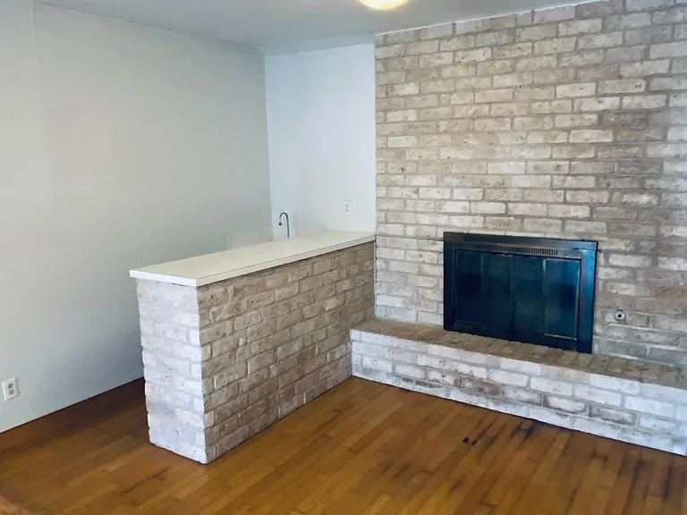 943 Waterview St — Photo 7