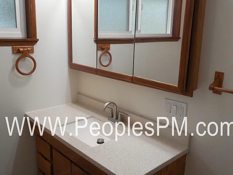 1617 Jones Ave NE — Photo 19