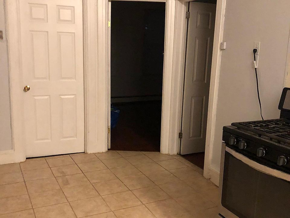 2nd image of 124 W 19th St APT 1