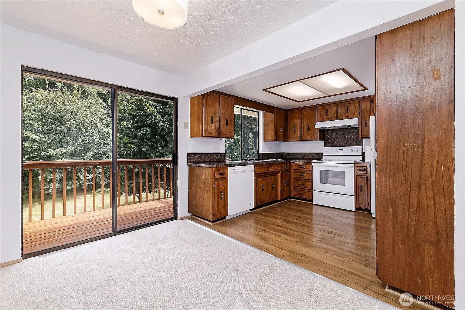 4 bed, 1344 sqft, $2,100 — Photo 2