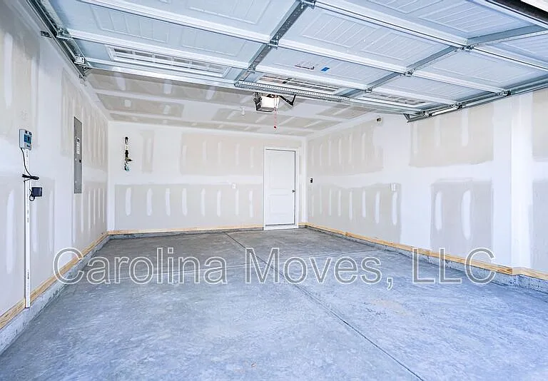 400 Chinchilla Dr — Photo 23
