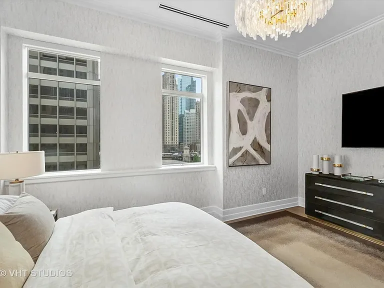 435 N Michigan Ave #401 — Photo 15