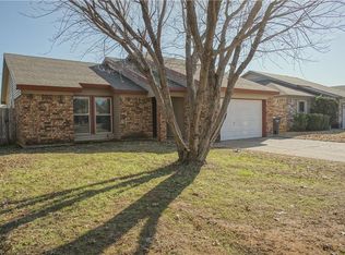 605 Cross Ridge Cir N, Fort Worth, TX 76120