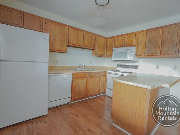 3rd image of 123 Eric Ln #1