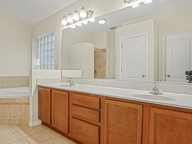 774 Princeton Dr — Photo 29