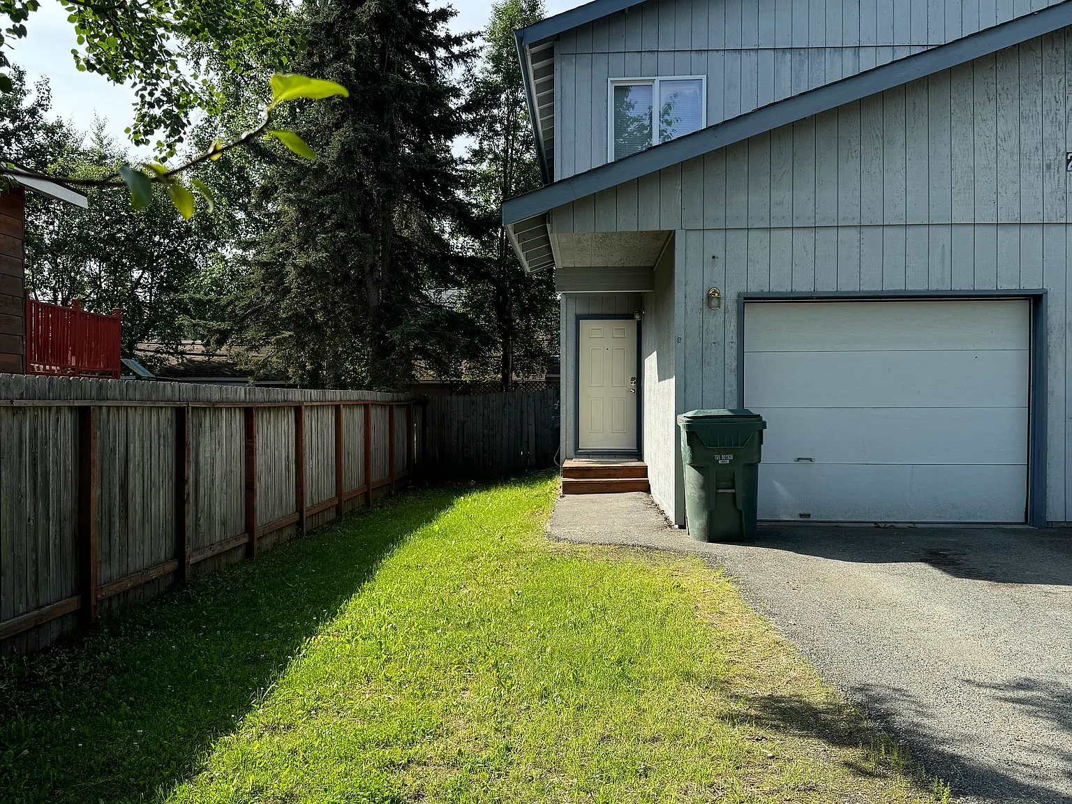 3 bed, 1.5 bath, 1325 sqft, $2,500 — Photo 1