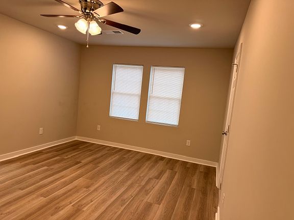 4th image of 3429 Glen Park Dr NW #B