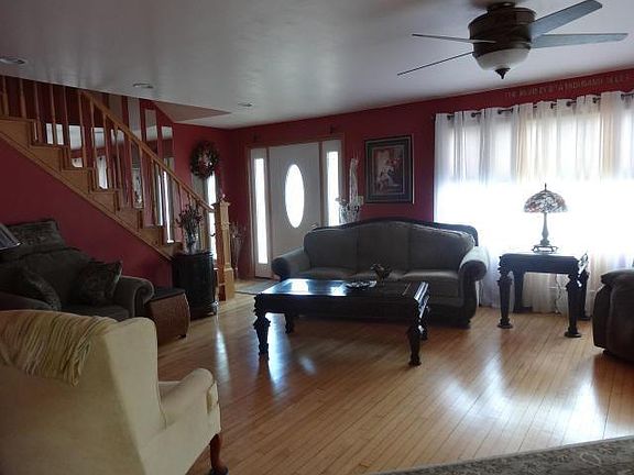 4th image of 735 Marinette Ave