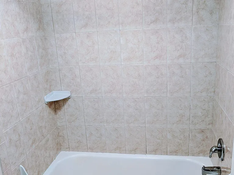 Fairfax Circle Villa — Photo 16