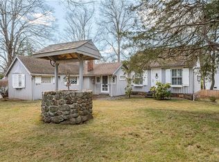 725 Mountain Rd, West Hartford, CT 06117