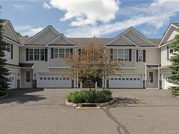 74 Suzie Drive #74, Newtown, CT 06470