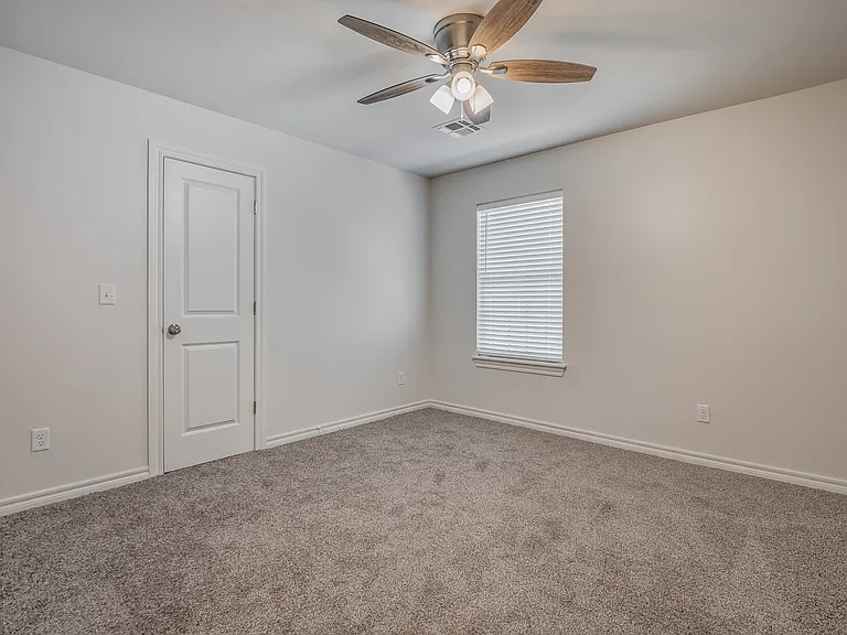 818 W Nevada Ave — Photo 27