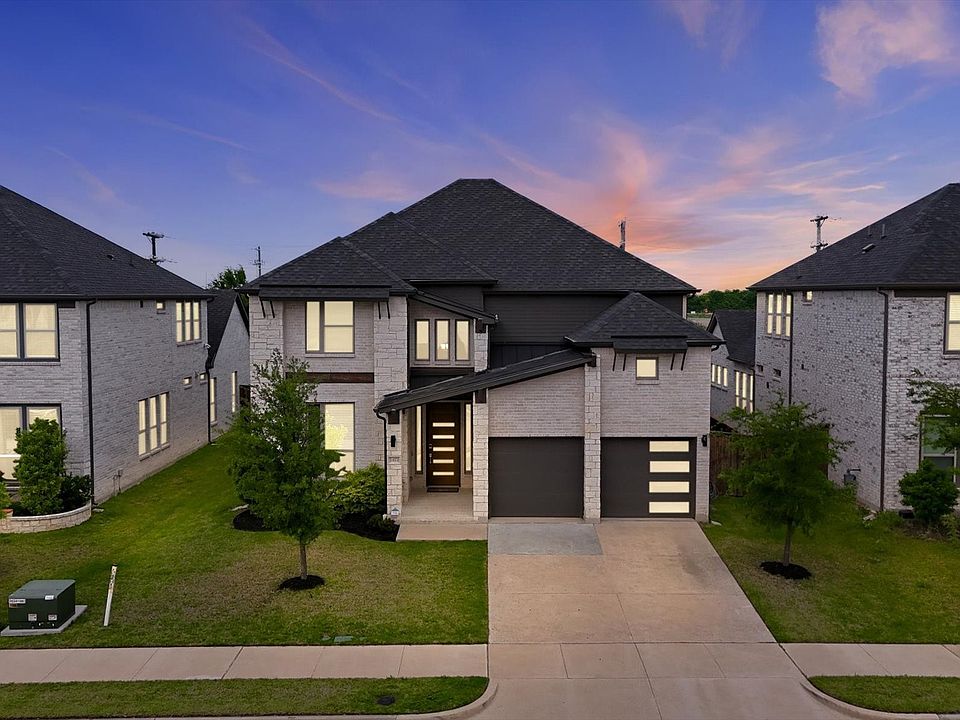 1st image of 2472 Bainbridge Dr
