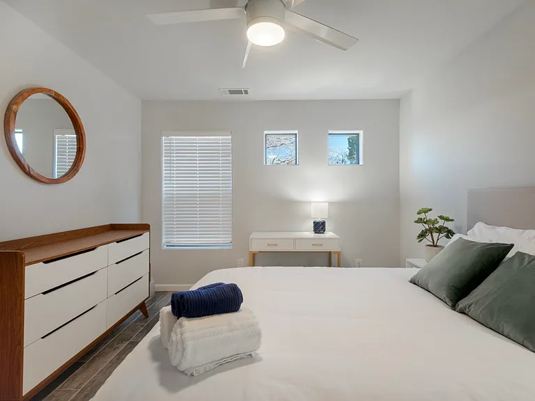204 Richmond Dr SE #B — Photo 6