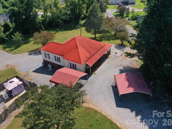 466 Miller Ave, Marion, NC 28752