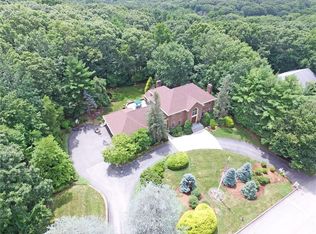 90 Joseph Ct, Warwick, RI 02886