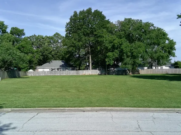 2721 S Timbercreek Avenue, Springfield, MO 65807
