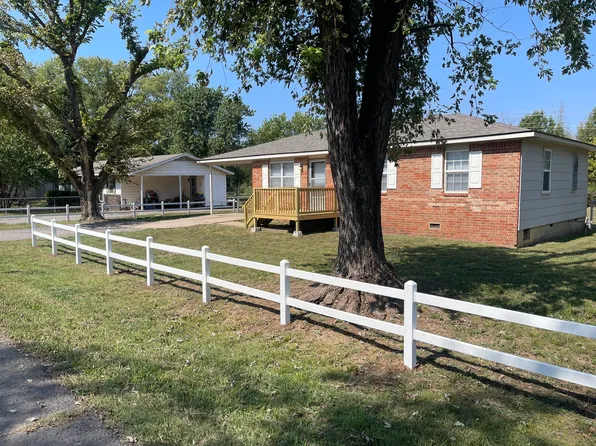 638 Green Country Dr, Tahlequah, OK 74464