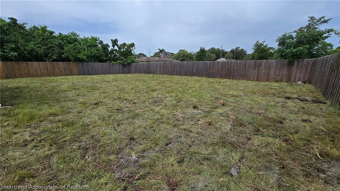 3 bed, 2.0 bath, 1163 sqft, $1,500 — Photo 2