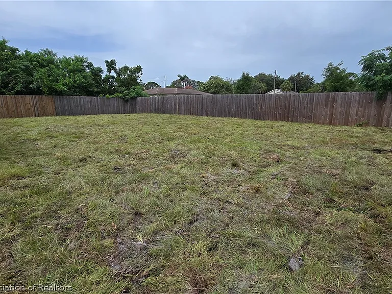 1552 Cedarbrook St — Photo 2