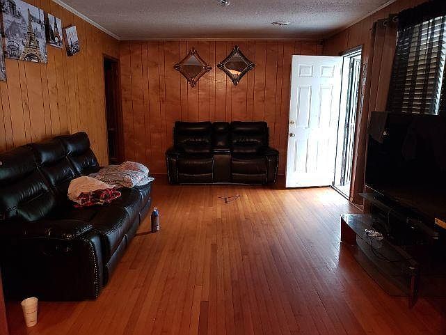 1st image of 4571 Durant Ave