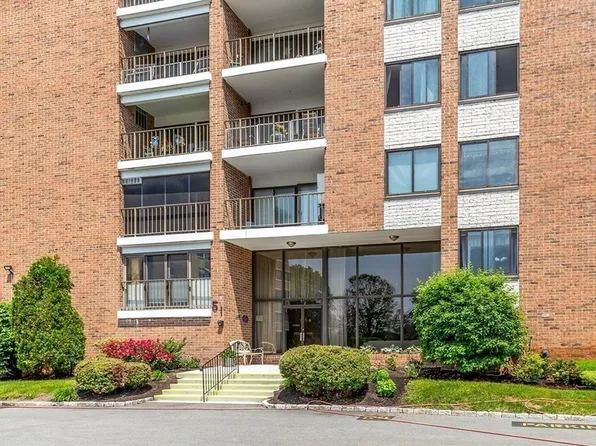 51 Melrose St APT 4D, Melrose, MA 02176